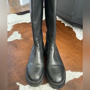 Beautiful Structured boots with rubber sole by Musse and Cloud, Made in Spain.